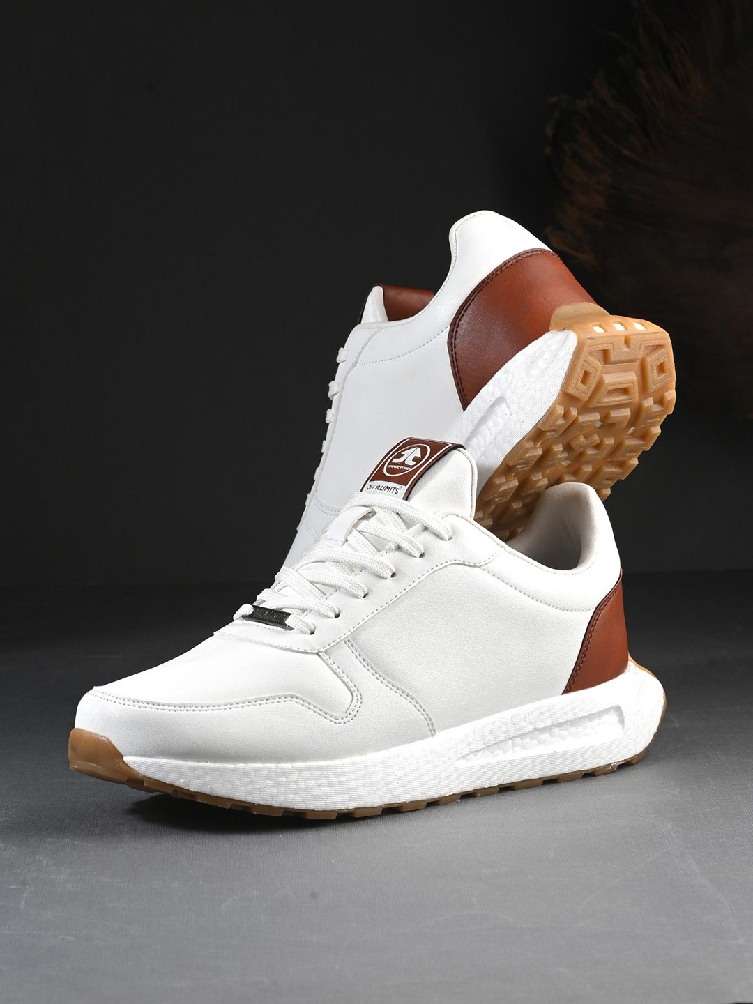 

OFF LIMITS Men Colourblocked Sneakers, Off white