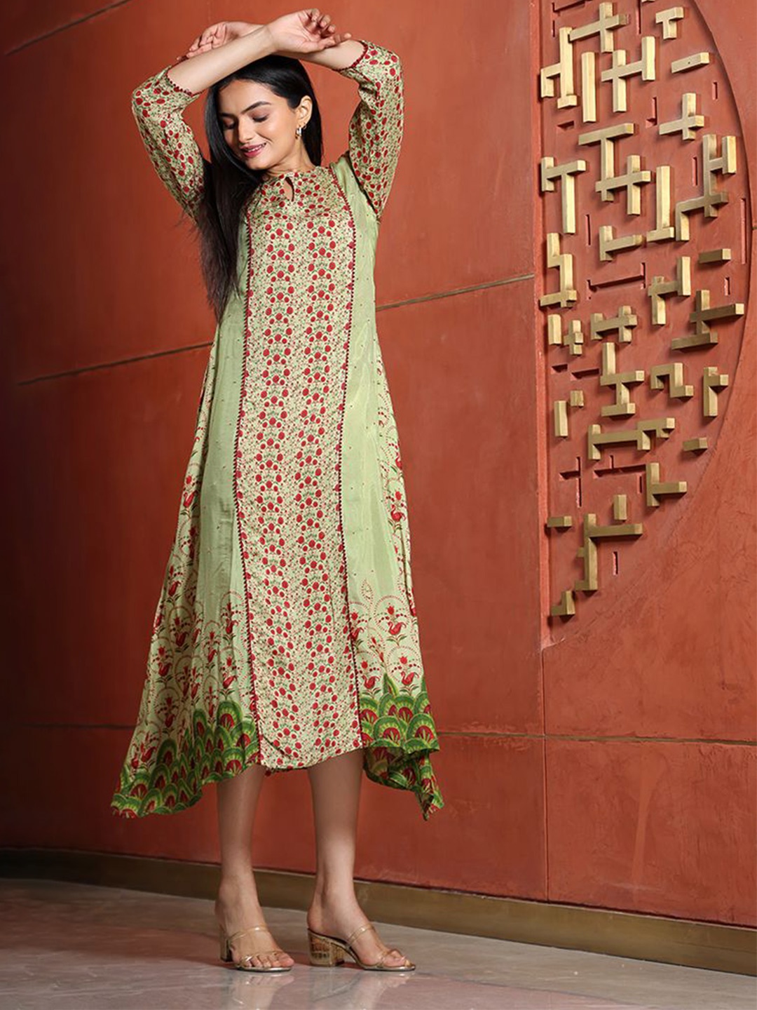 

SUKRUTI DESIGN Ethnic Motifs Print Keyhole Neck A-Line Midi Ethnic Dress, Green
