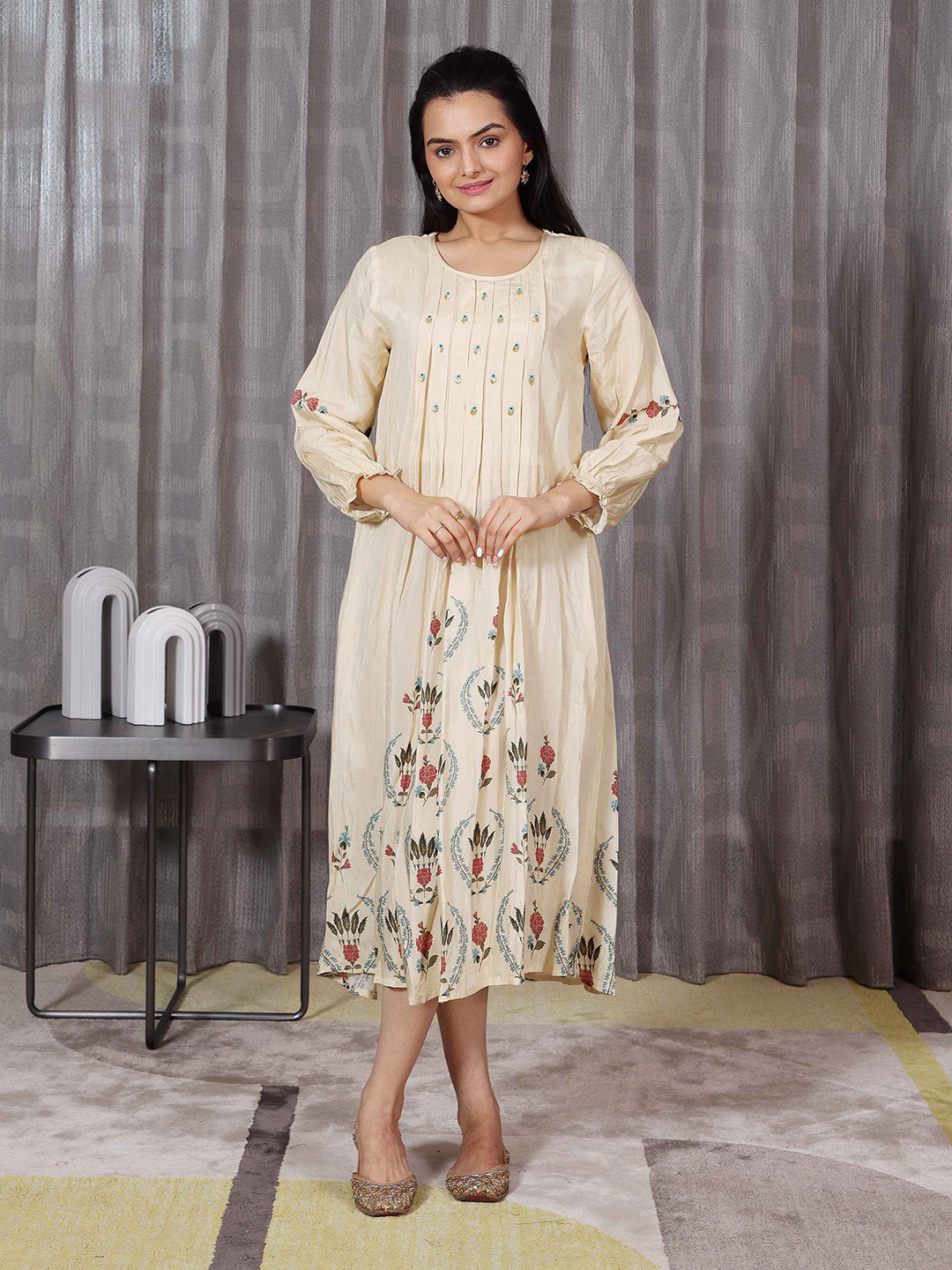 

SUKRUTI DESIGN Ethnic Motifs A-Line Midi Ethnic Dress, Beige