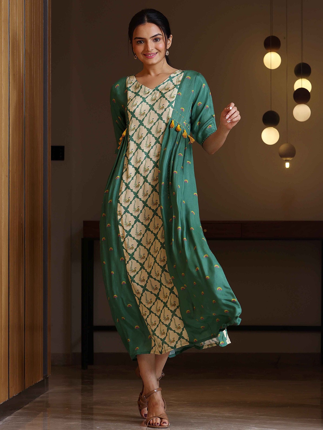 

SUKRUTI DESIGN Ethnic Motifs A-line Midi Ethnic Dress, Green