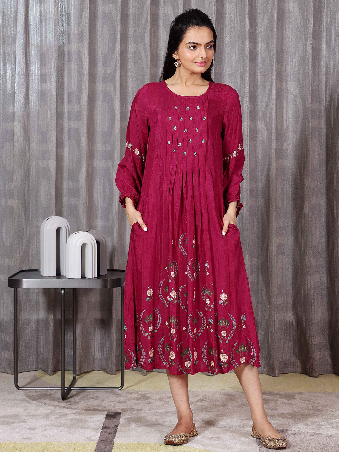

SUKRUTI DESIGN Ethnic Motifs A-Line Midi Ethnic Dress, Red