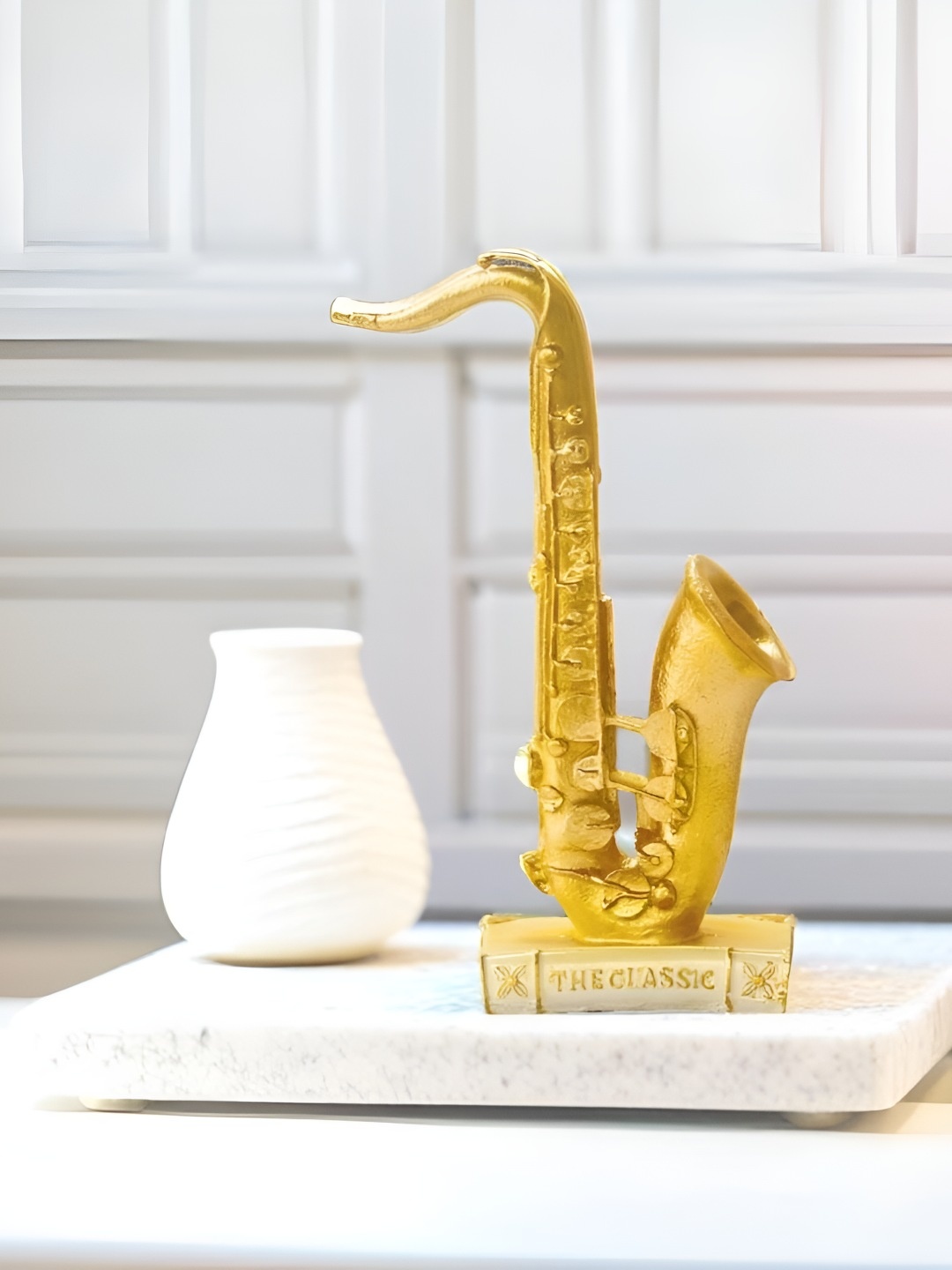 

BECKON VENTURE Gold-Toned Tiny Curio Showpiece