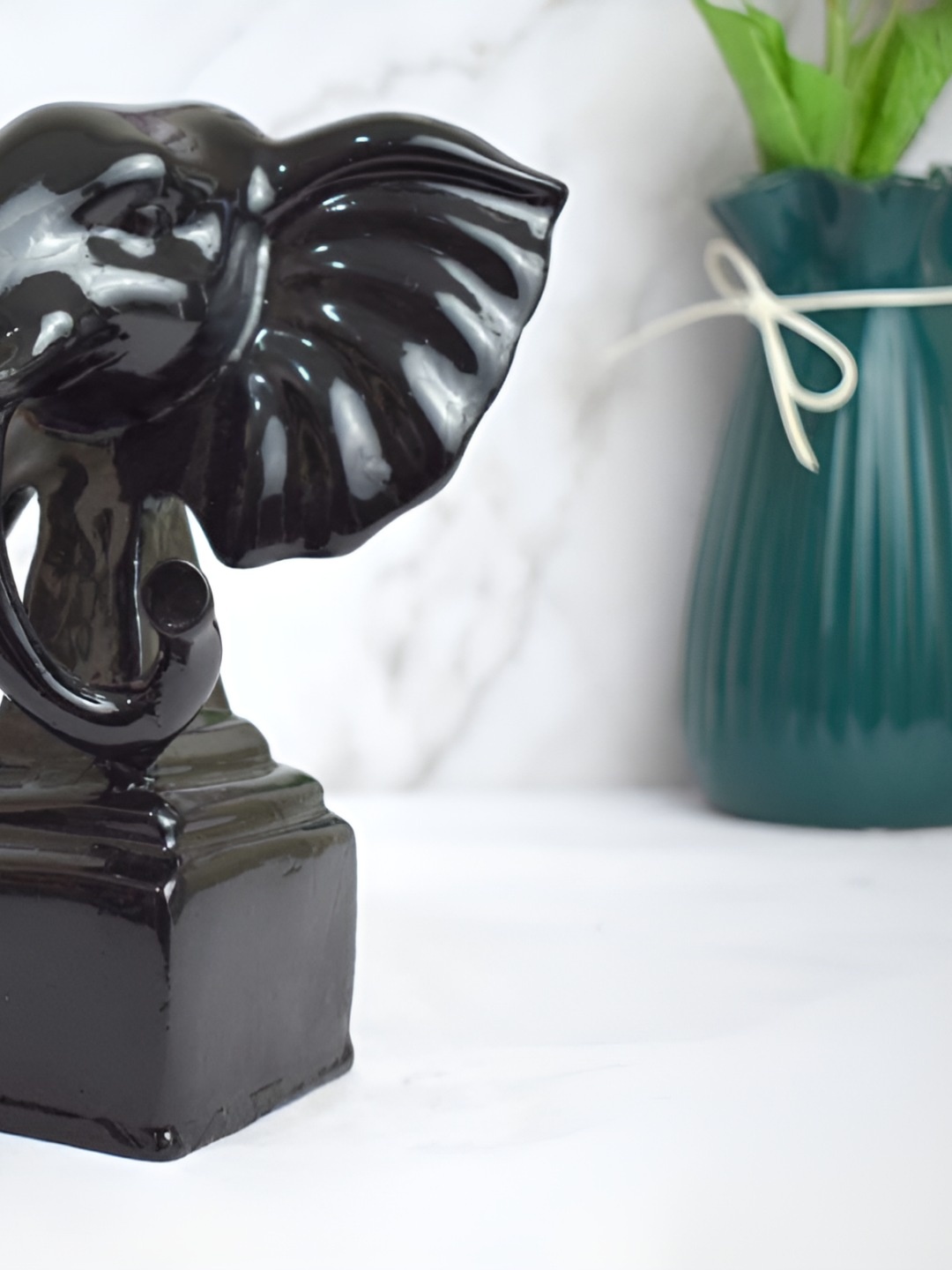 

BECKON VENTURE Black Showpiece