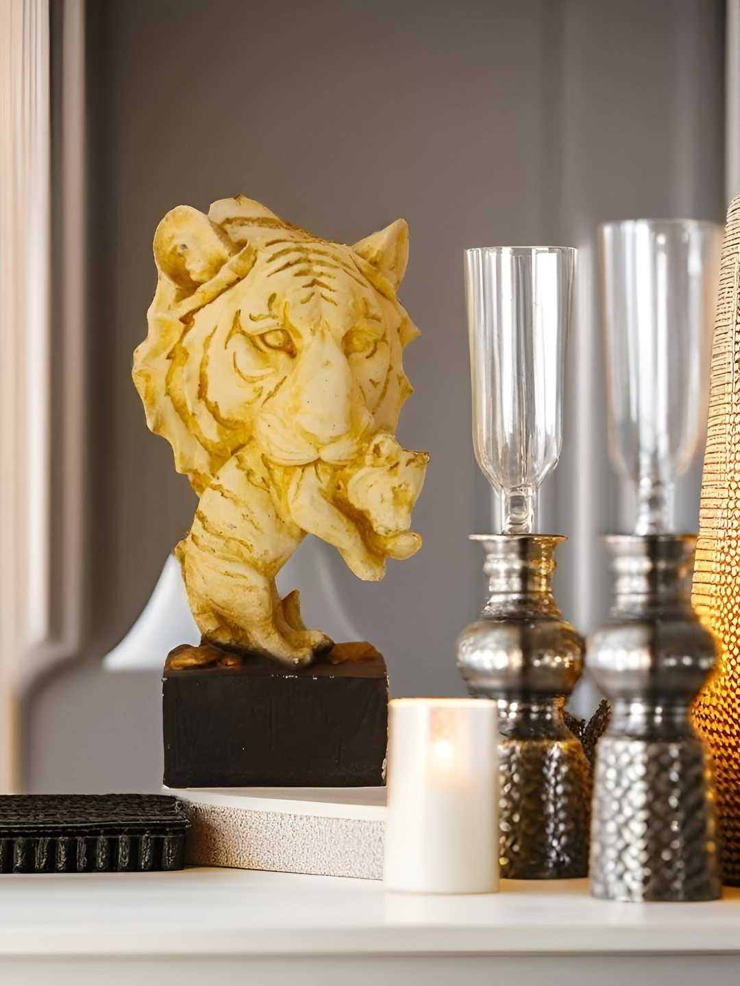 

BECKON VENTURE Yellow & Black Grace Roaring Tiger Showpiece