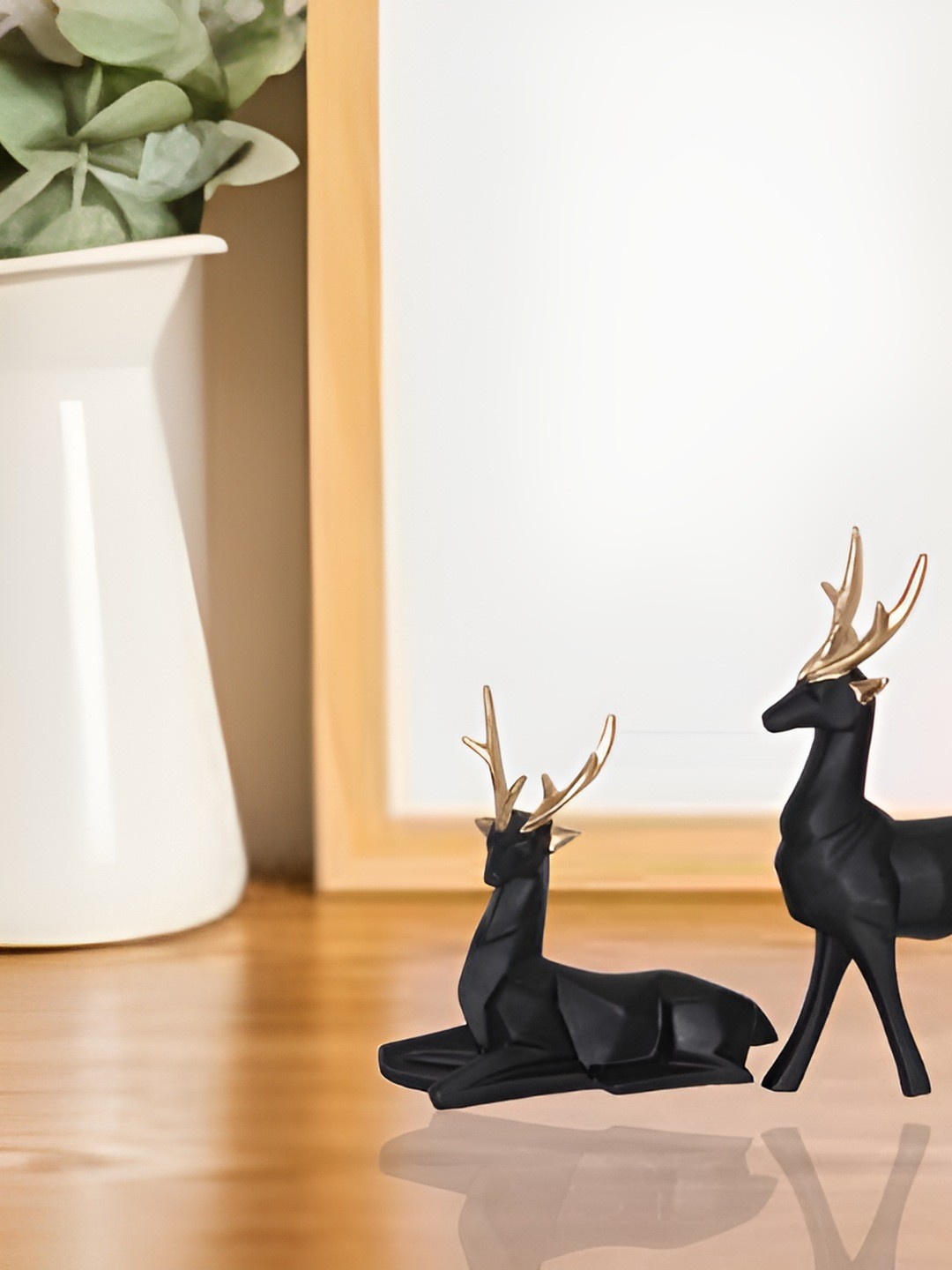 

BECKON VENTURE Black Deer Status Showpiece