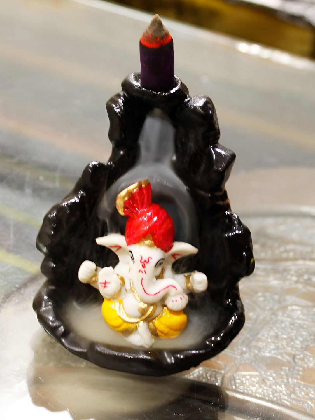 

BECKON VENTURE White & Black Religious Idol Showpiece