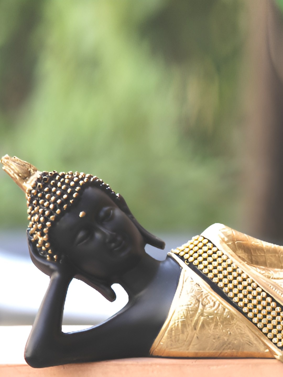 

BECKON VENTURE Gold-Toned & Black Showpiece