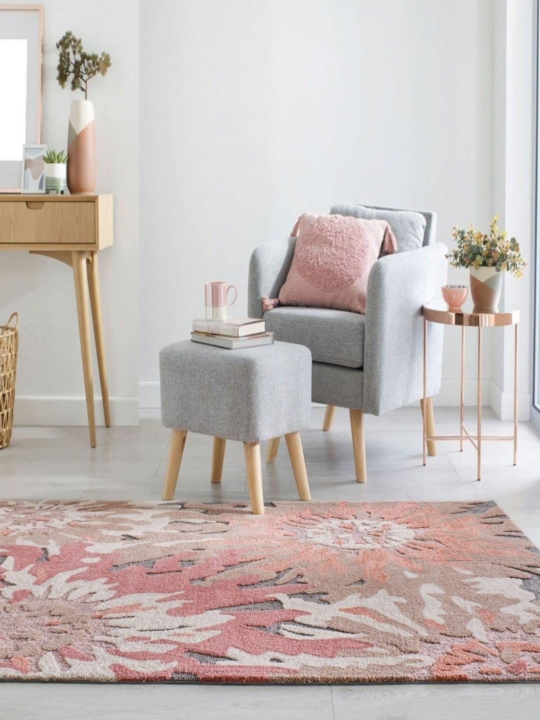 

Safiya Carpet Pink & Tan Floral Hand-Tufted Woollen Carpet