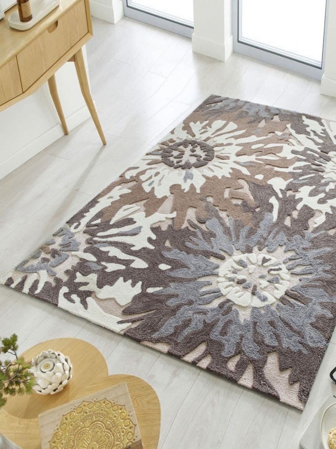 

Safiya Carpet Grey & Brown Abstract Printed Hand-Tufted Rectangle Shaped Woollen Carpet