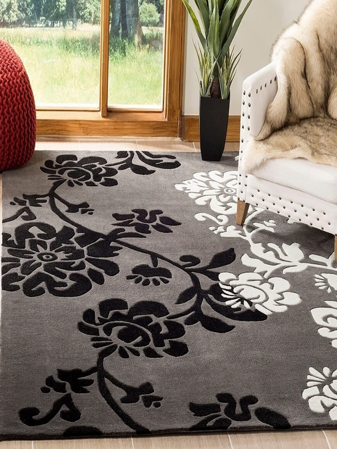 

Safiya Carpet White & Black Floral Hand Tufted Woollen Carpets