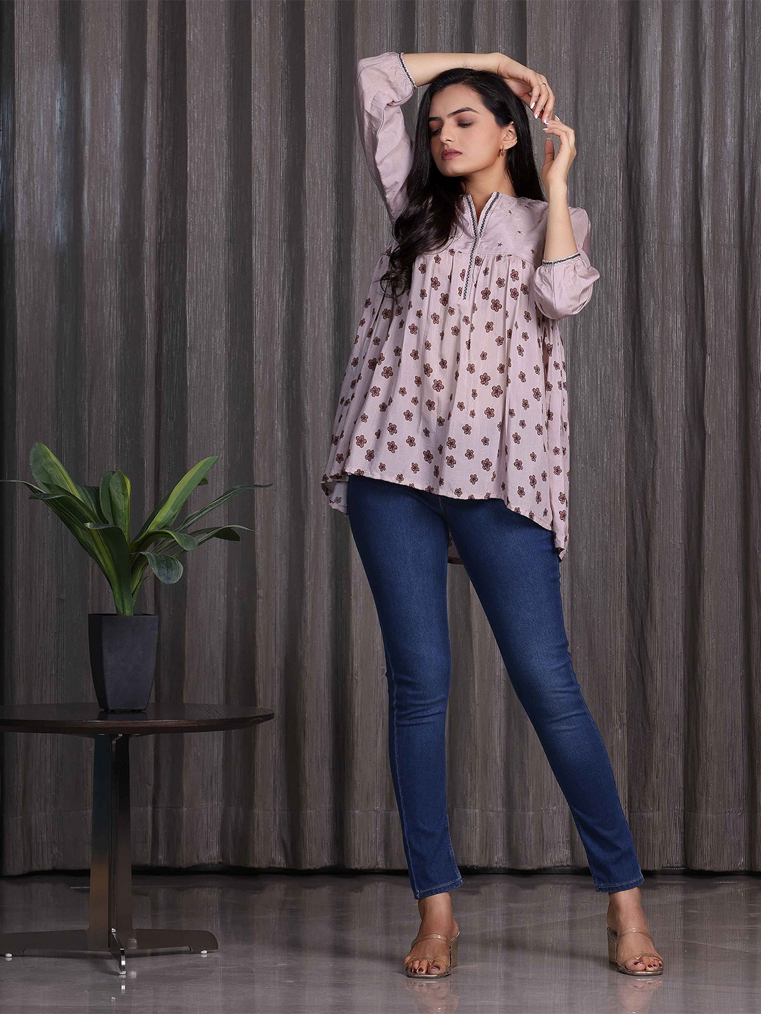 

SUKRUTI DESIGN floral Printed Embroidered Tunic, Pink