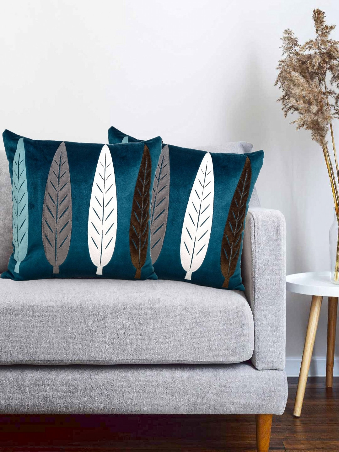 

Vinayaka Fab Green & White 2 Pieces Floral Patchwork Velvet Square Cushion Covers