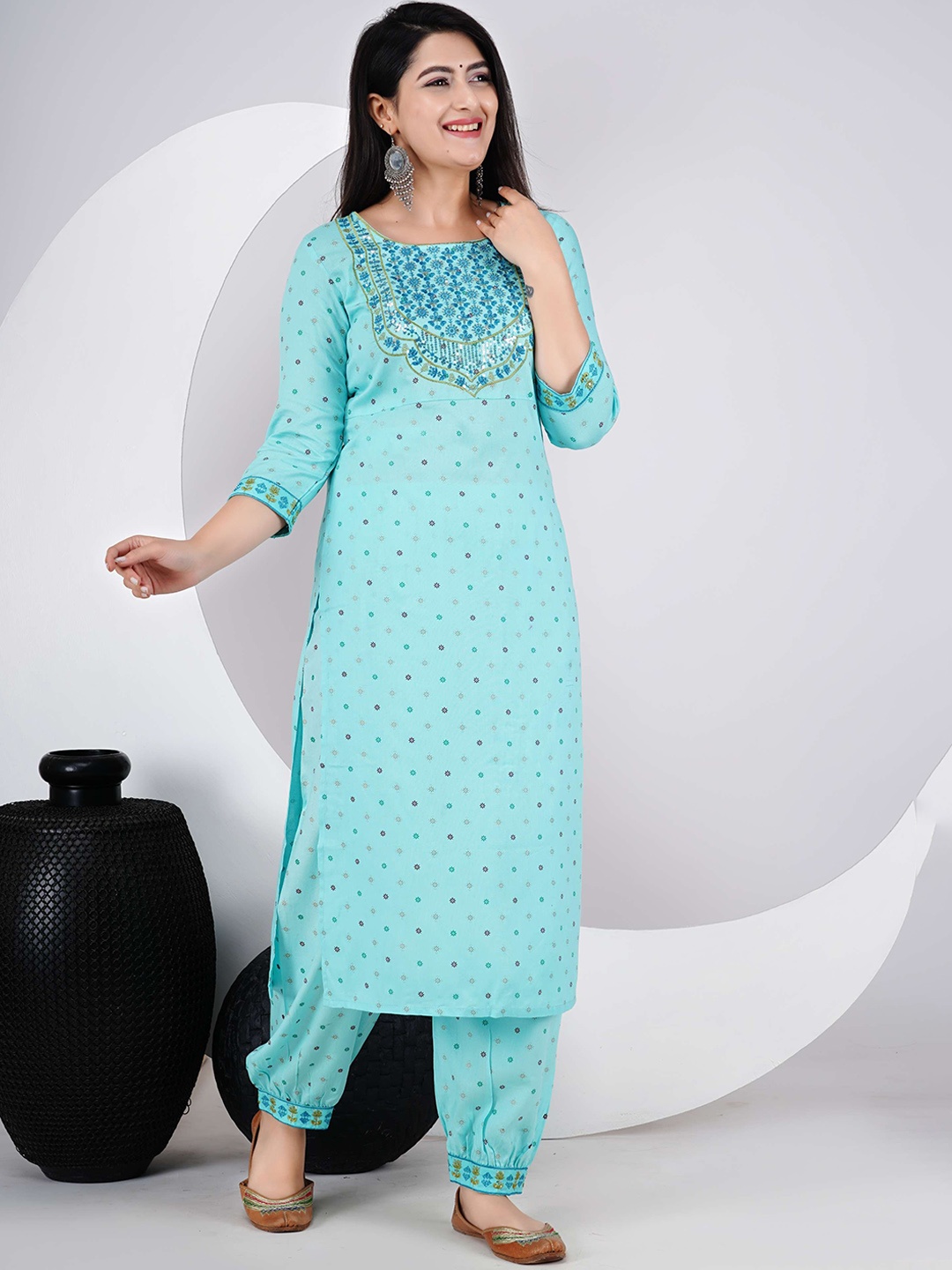 

DSS FASHION Floral Printed Sequinned Straight Kurta With Patiala, Turquoise blue