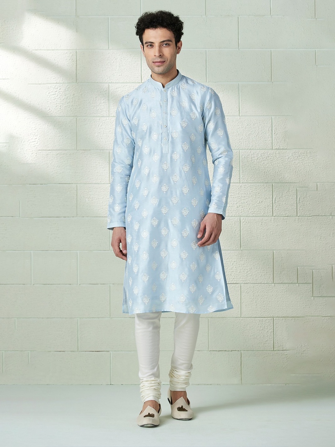 

Twamev Ethnic Motifs Embroidered Mandarin Collar Thread Work Straight Kurta With Churidar, Blue