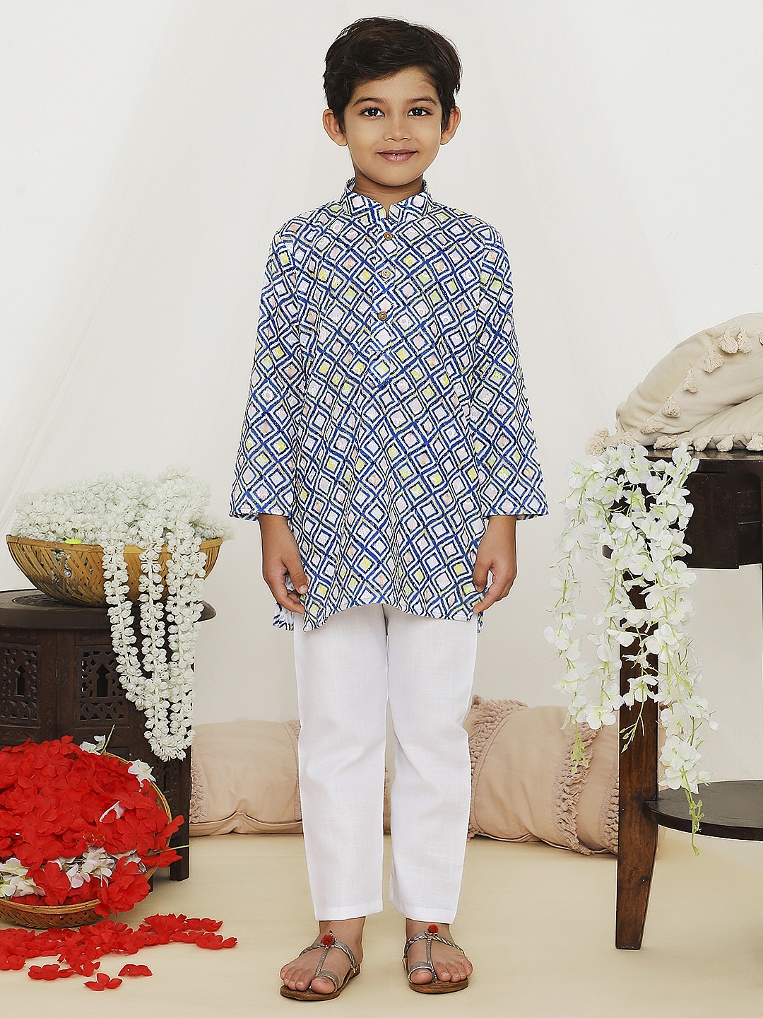 

KID1 Boys Embroidered Thread Work Pure Cotton Kurta with Pyjamas, Blue