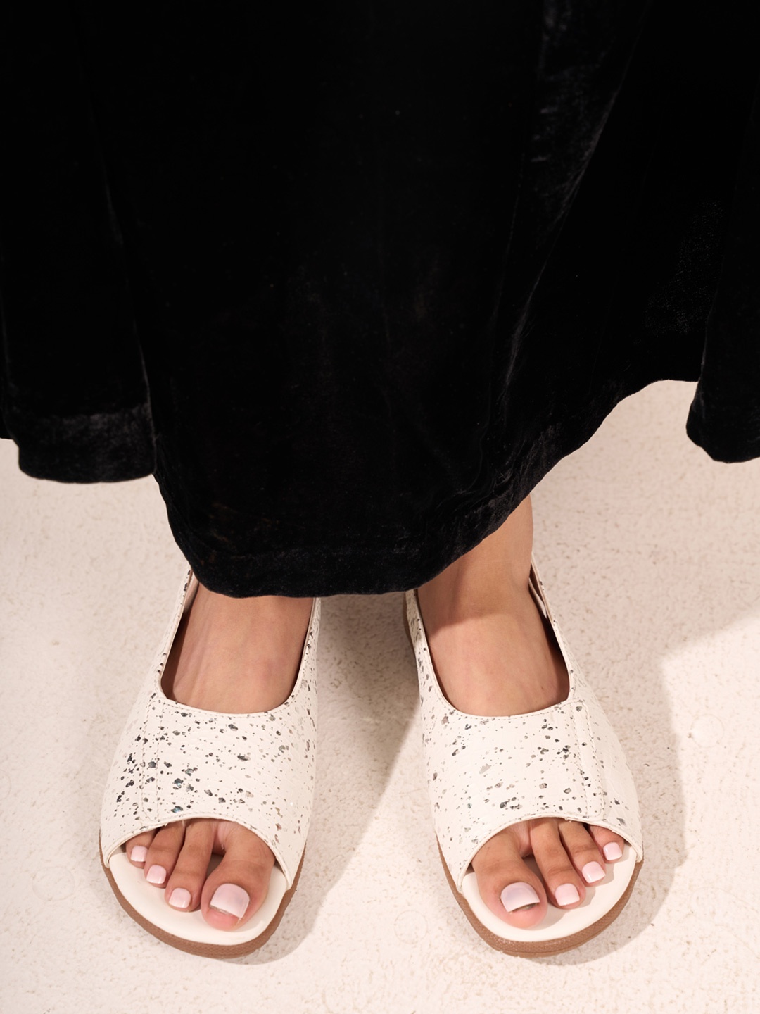 

FAUSTO Women Shiny Textured Elastic Back Strap Open Toe Flats, White