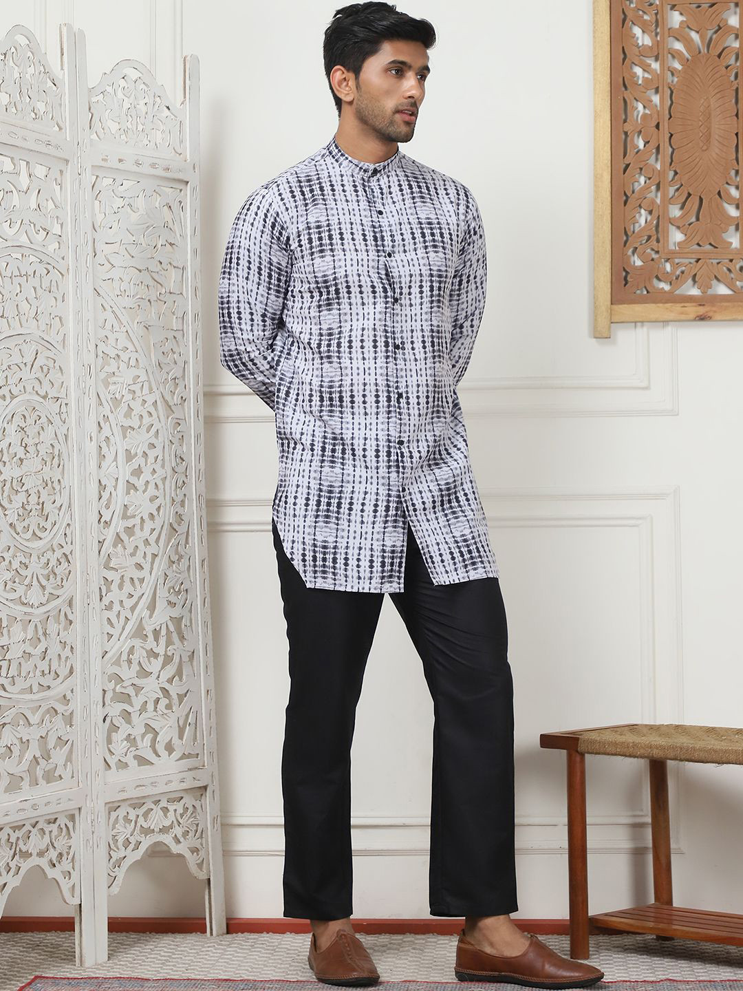 

Jompers Abstract Printed Straight Kurta with Trousers, White