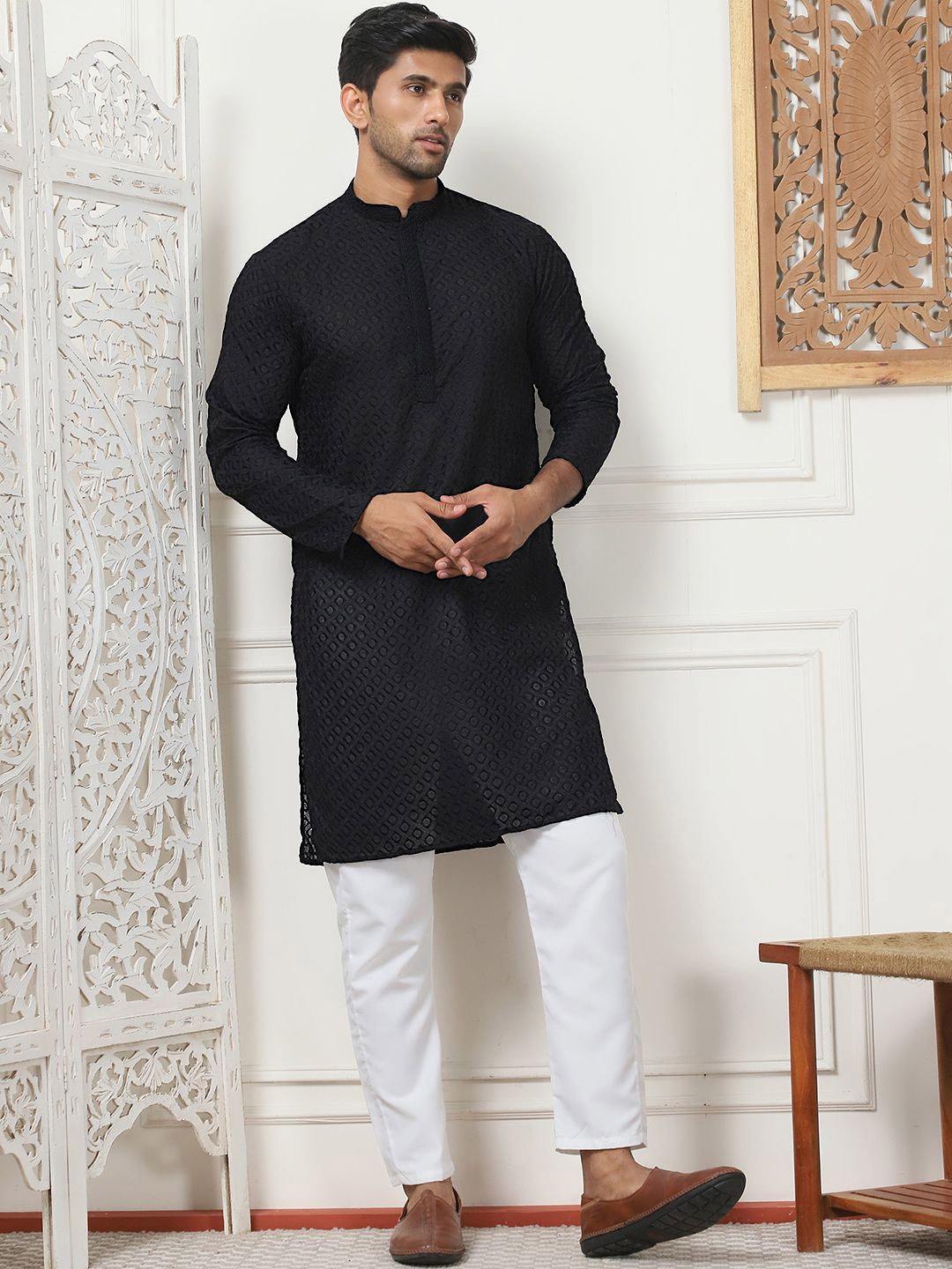 

Jompers Embroidered Straight Chikankari Pure Cotton Kurta with Pyjamas, Black