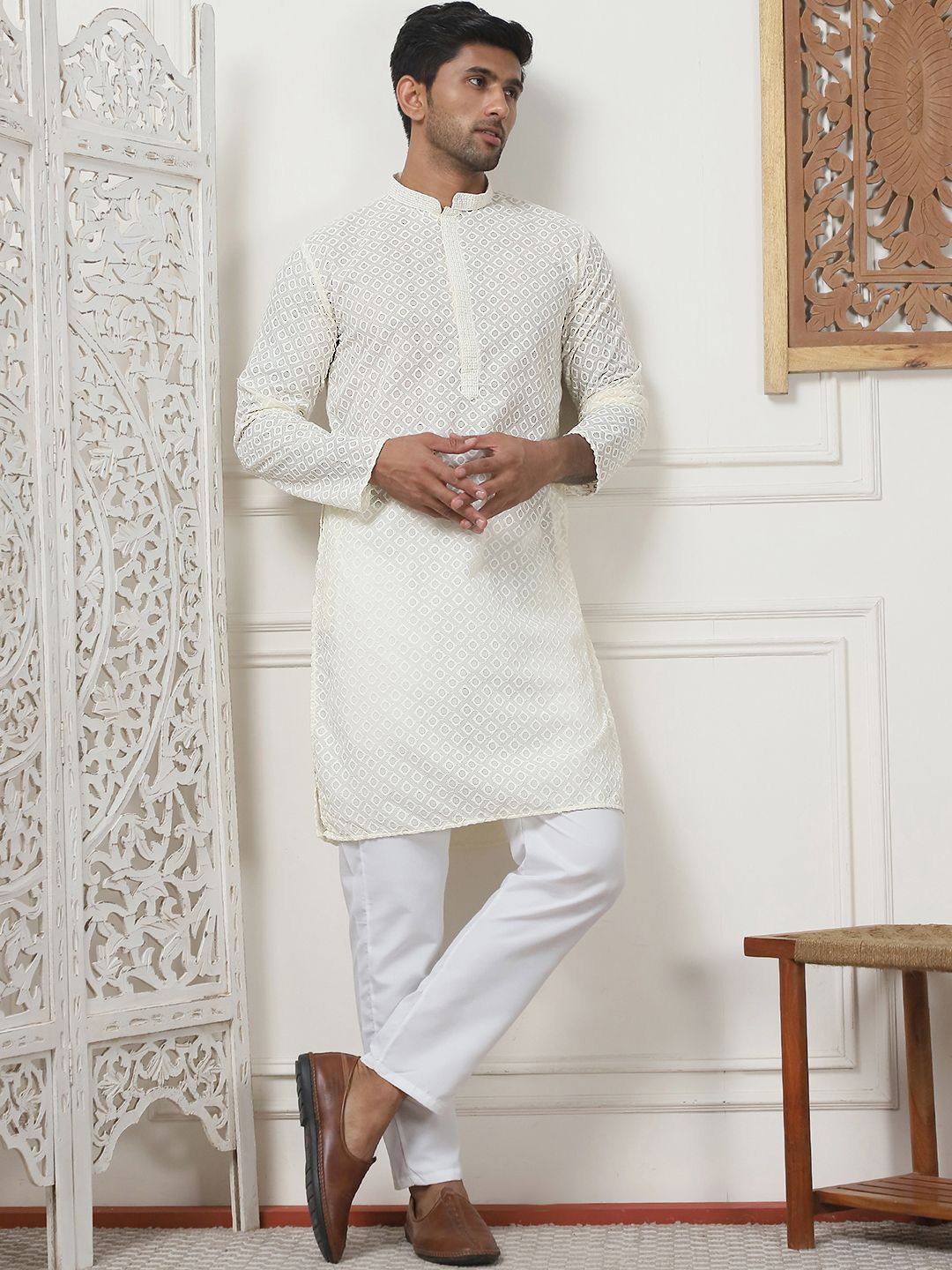 

Jompers Embroidered Straight Chikankari Pure Cotton Kurta with Pyjamas, Cream