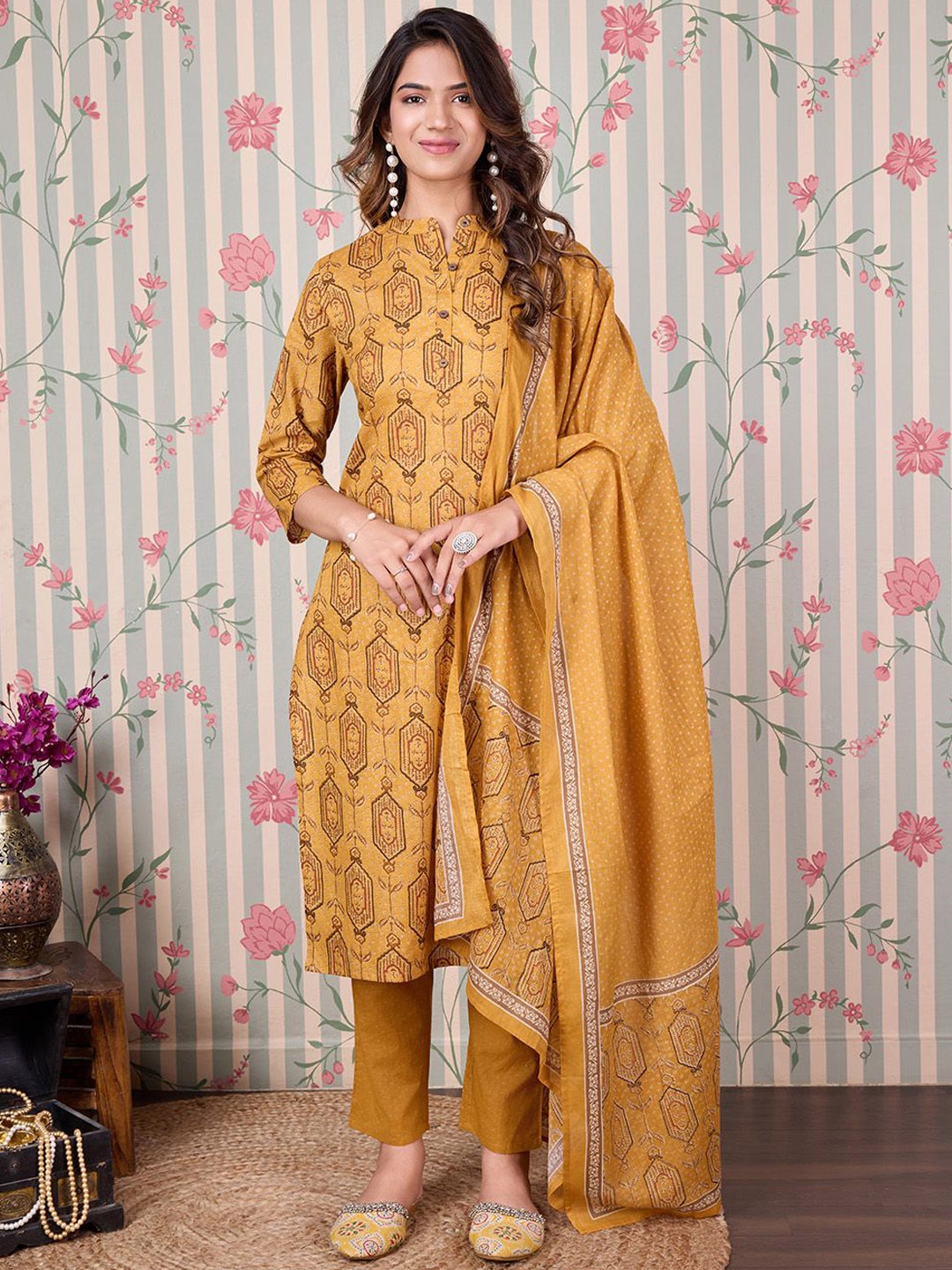 

Ode by House of Pataudi Floral Printed Regular Pure Cotton Kurta with Trousers & Dupatta, Mustard