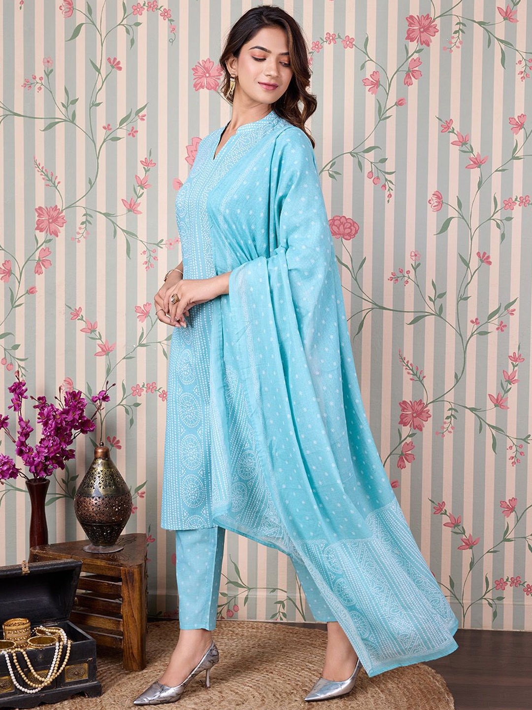 

Ode by House of Pataudi Bandhani Printed Pure Cotton Kurta with Trousers & Dupatta, Blue