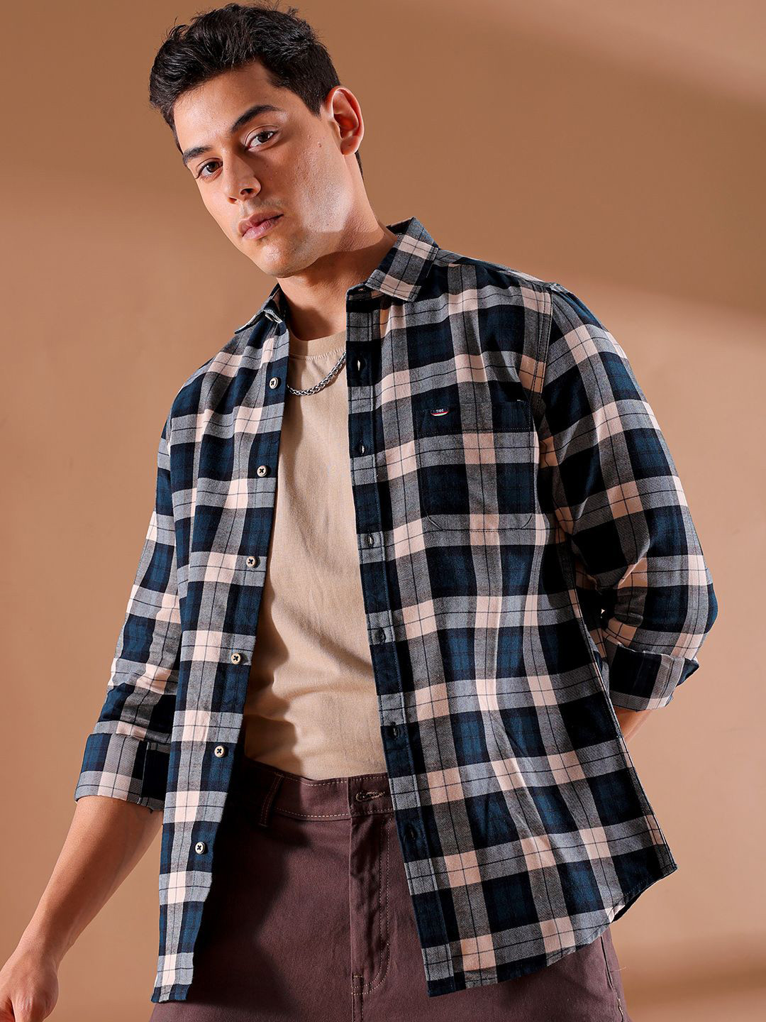 

The Indian Garage Co Men Slim Fit Buffalo Checks Opaque Checked Casual Shirt, Cream