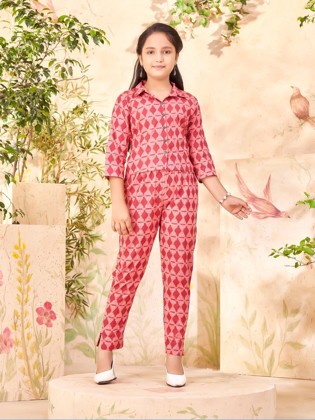 

Aarika Girls Printed Pure Cotton Shirt With Trousers, Maroon