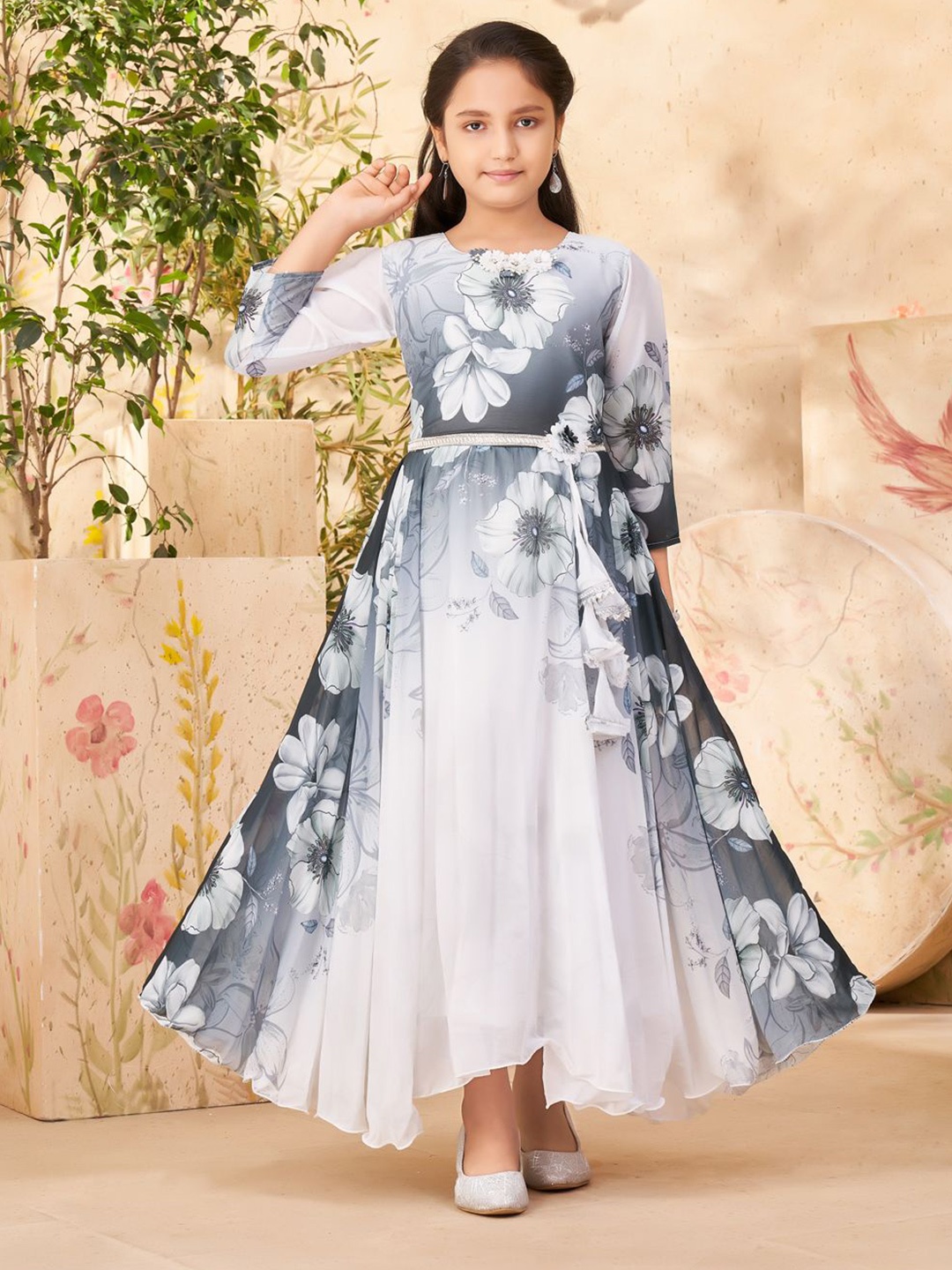 

Aarika Floral Print Georgette Maxi Dress, White