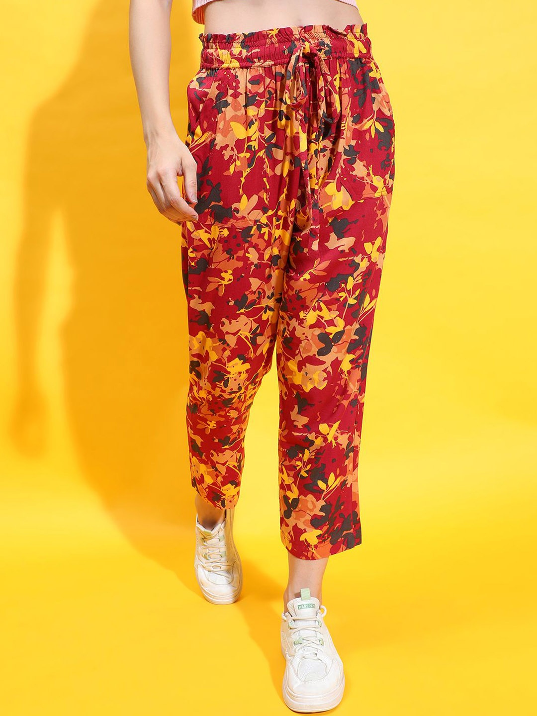 

Oxolloxo Women Floral Printed Smart Tapered Fit Easy Wash Trousers, Multi