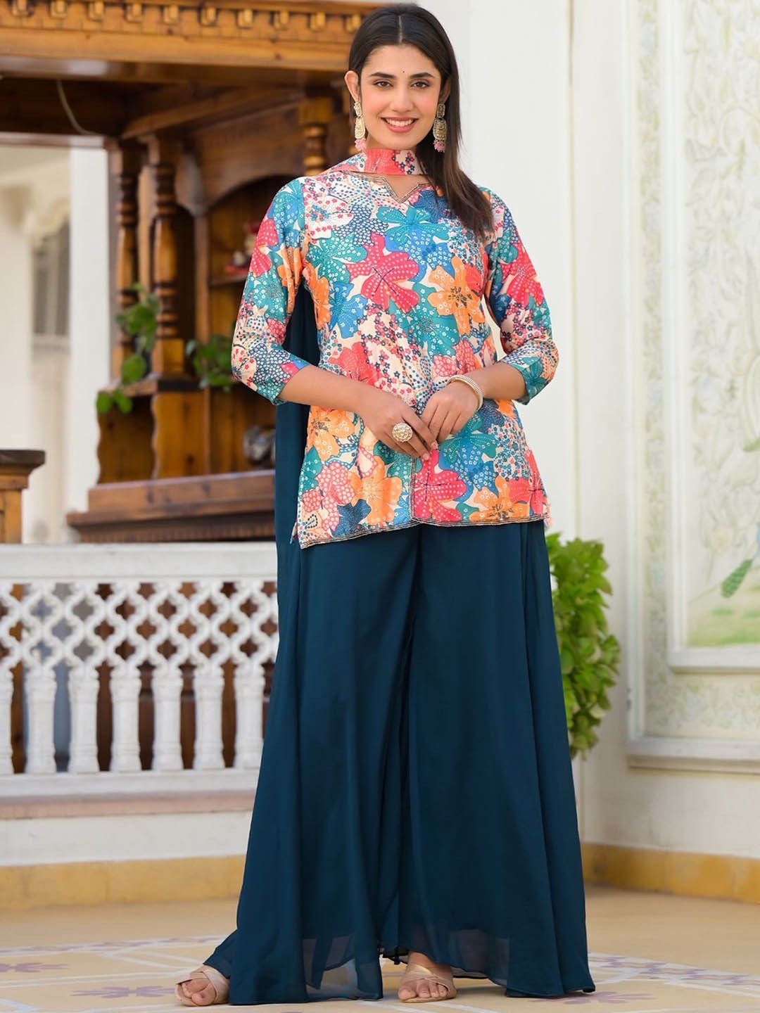 

ODETTE Floral Printed Regular Kurti with Palazzos & Dupatta, Navy blue