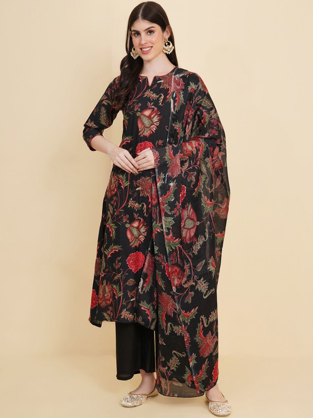 

ODETTE Floral Printed Straight Kurta With Trousers & Dupatta, Black
