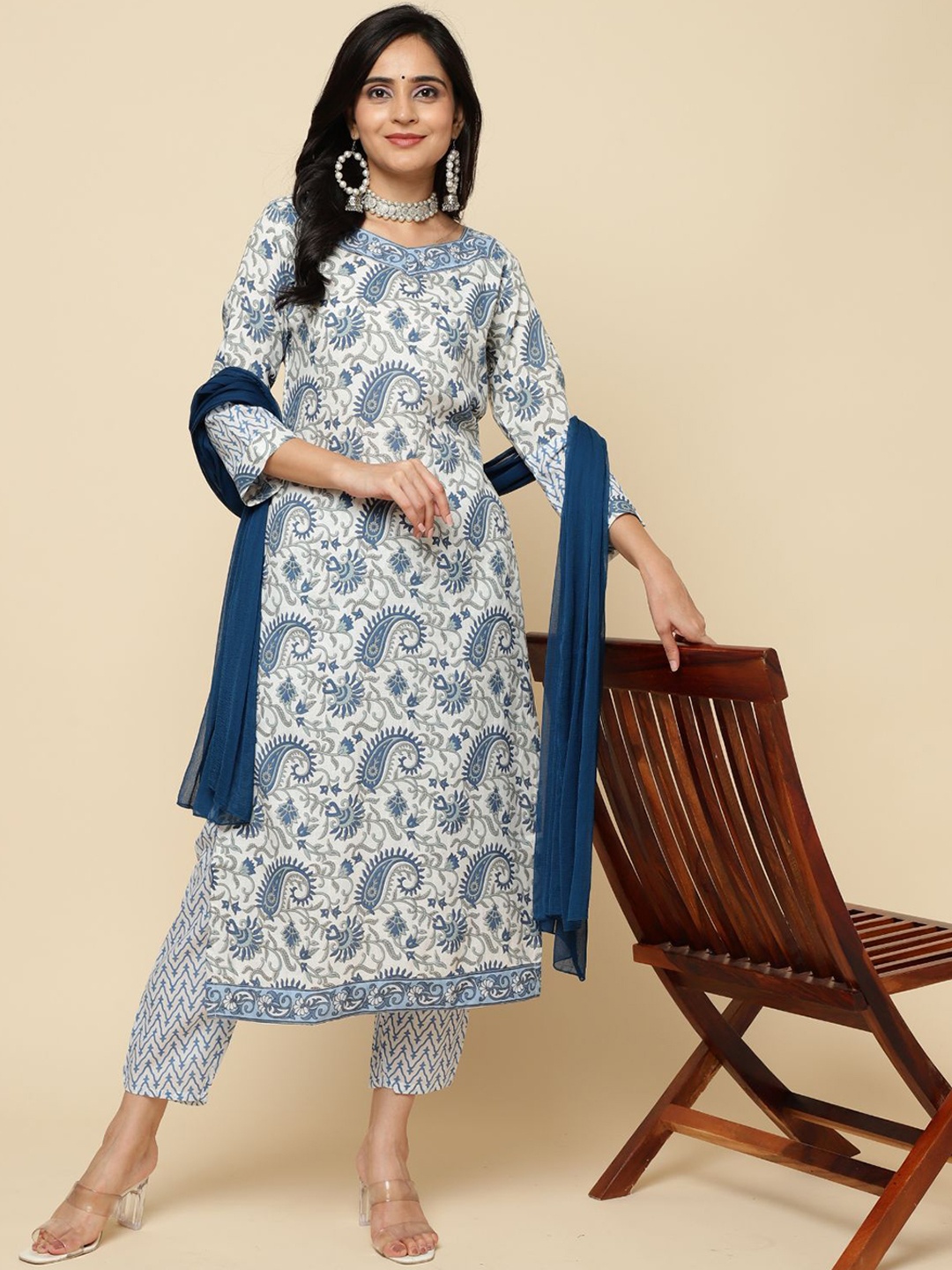 

ODETTE Floral Printed Regular Kurta with Trousers & Dupatta, White
