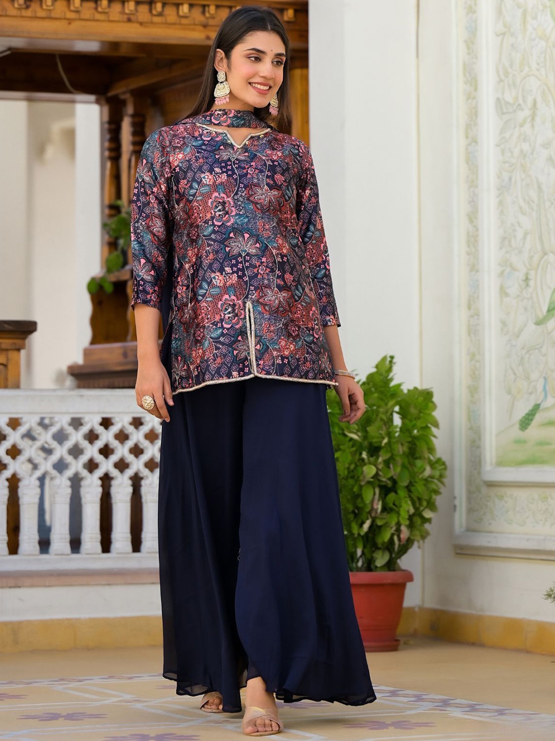 

ODETTE Floral Printed Straight Kurti With Palazzos & Dupatta, Blue