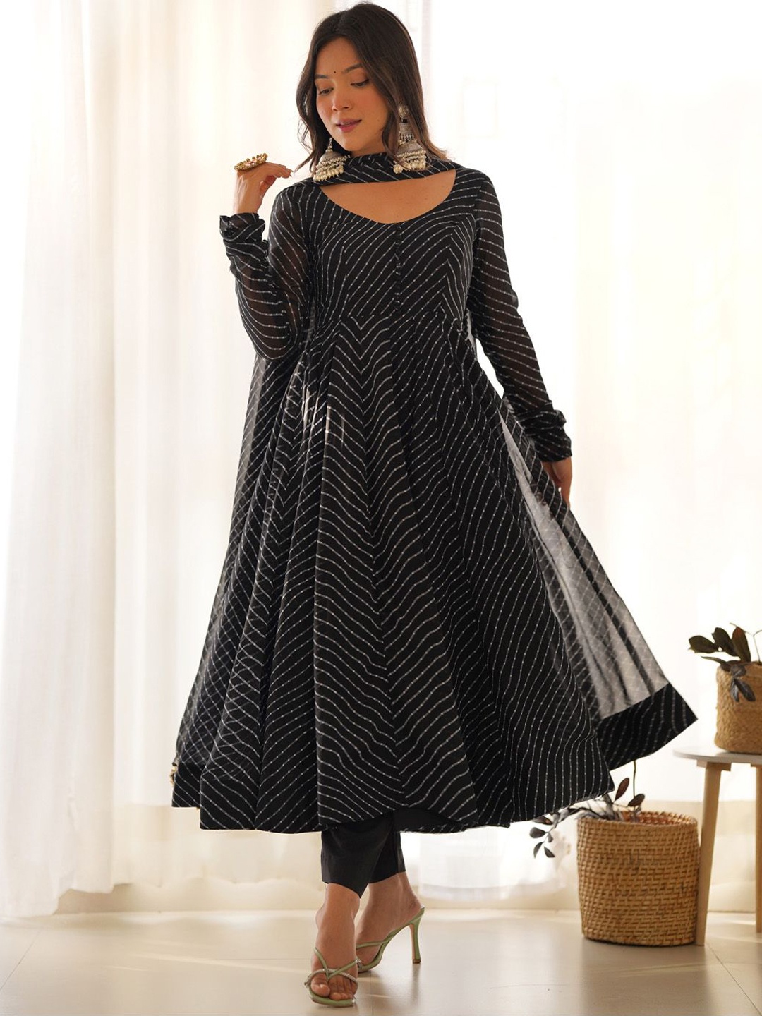 

JATRIQQ Leheriya Printed Anarkali Kurta with Trousers & Dupatta, Black