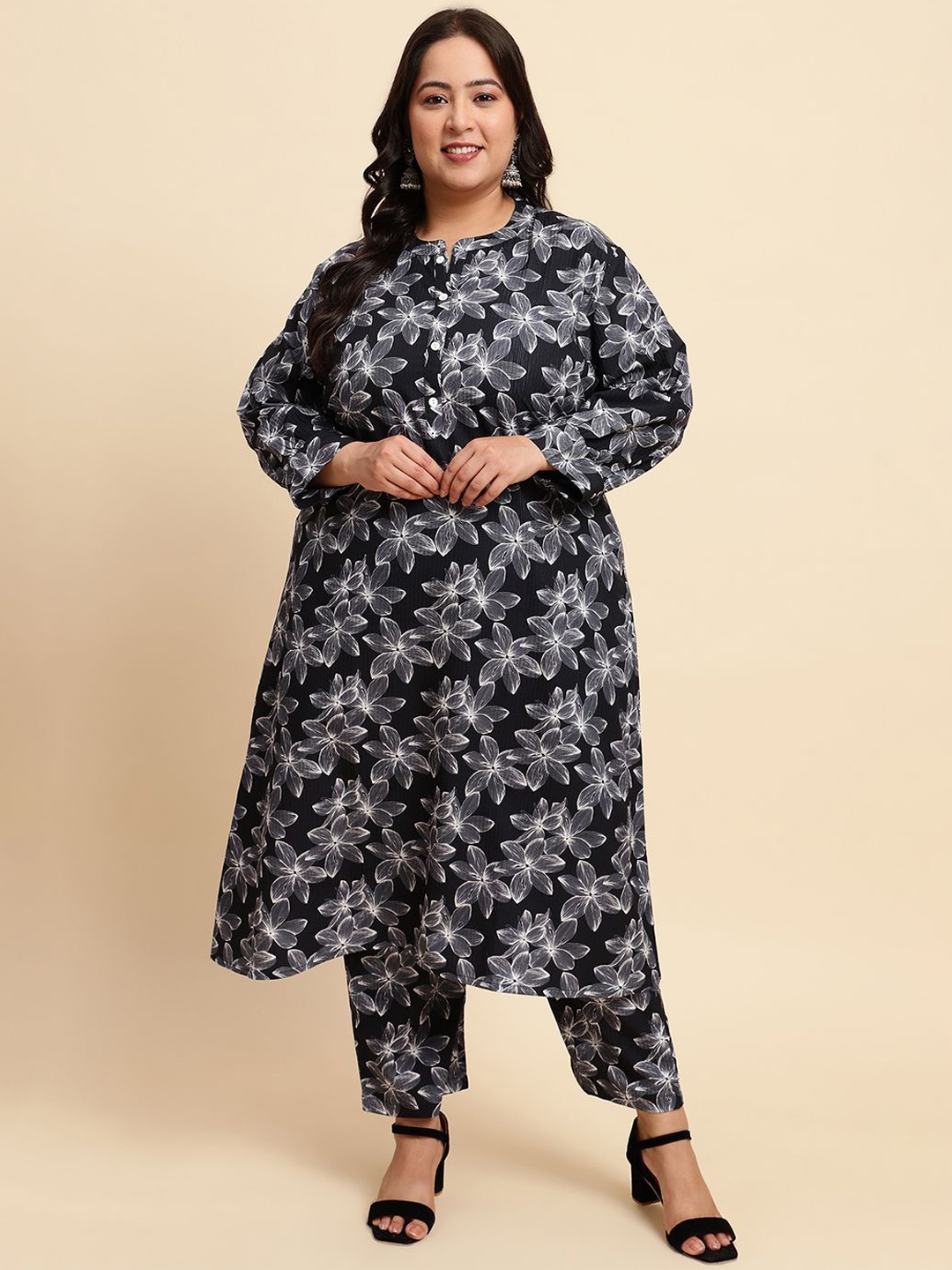 

Sringam Plus Size Floral Printed Mandarin Collar Pure Cotton Tunic With Trousers, Black