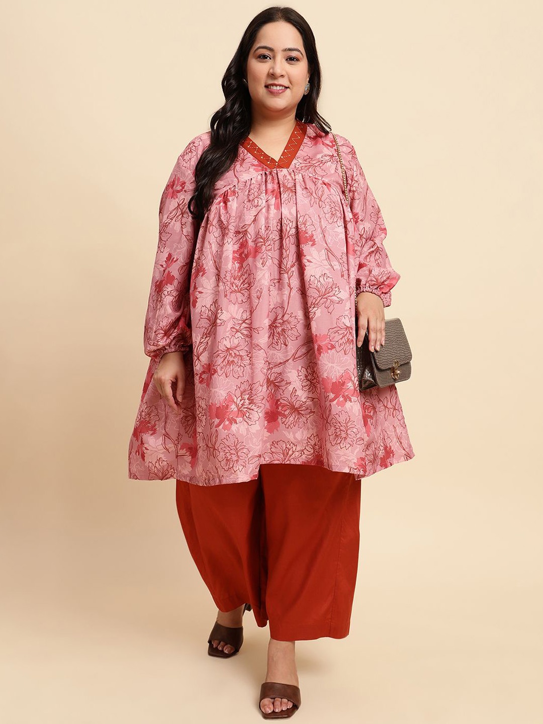 

Sringam Plus Size Floral Printed Pleated Tunic With Trousers, Pink