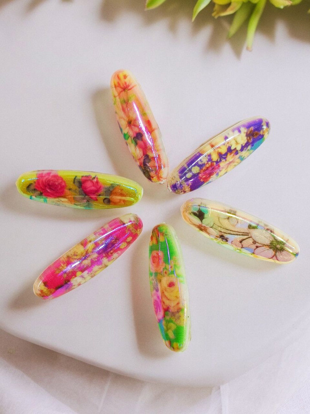 

FEMMIBELLA Set of 6 Flower Printed Safety Saree Pins, Green