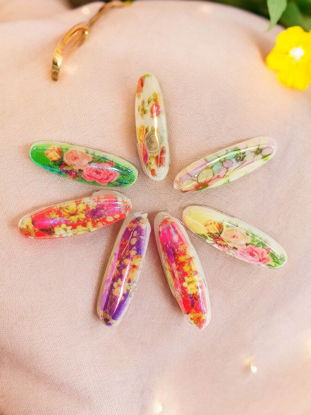 

FEMMIBELLA Set of 7 Flower Printed Safety Saree Pins, Green