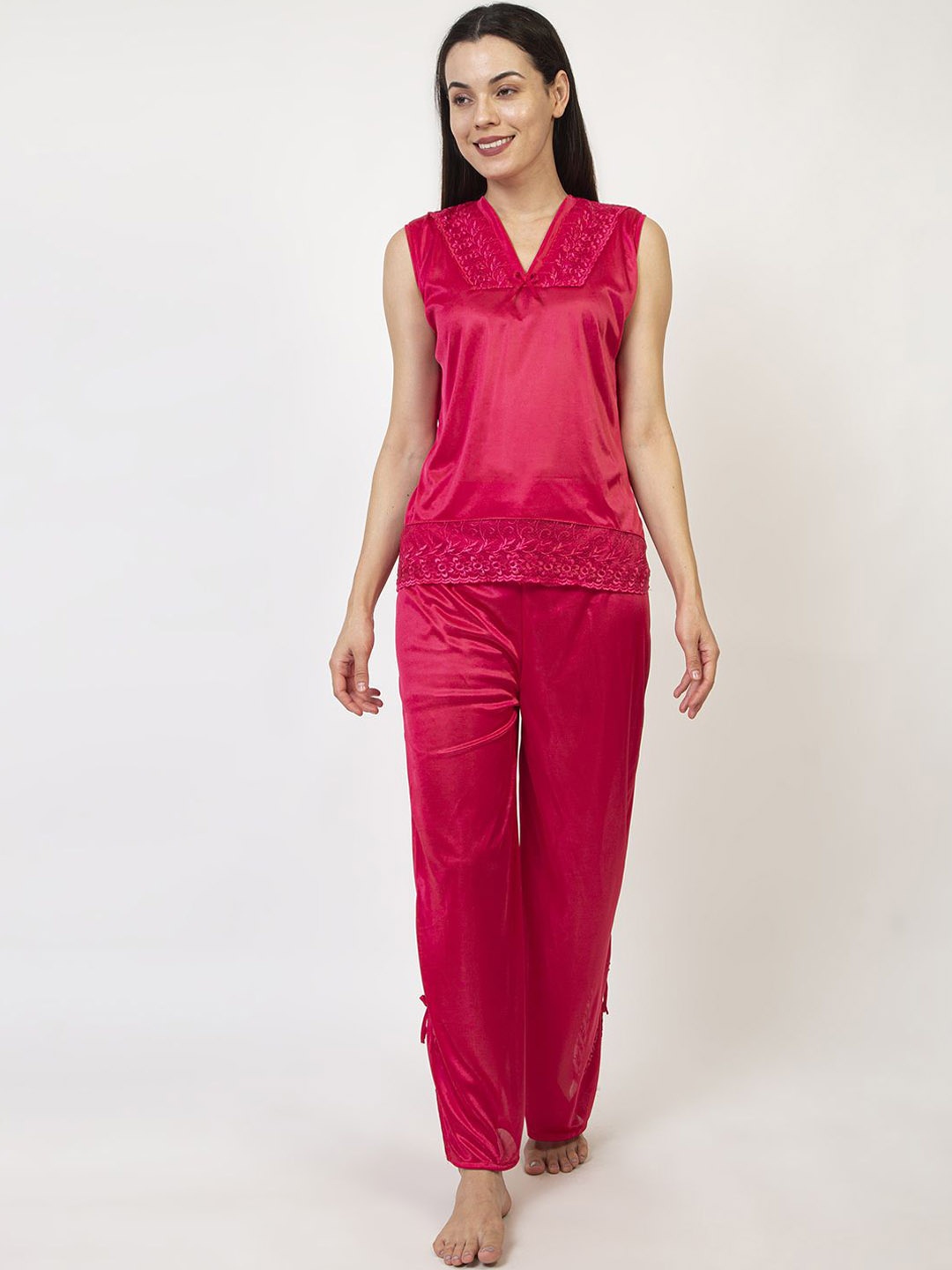 

AVYAY Women Satin Night Suit with Robe, Red