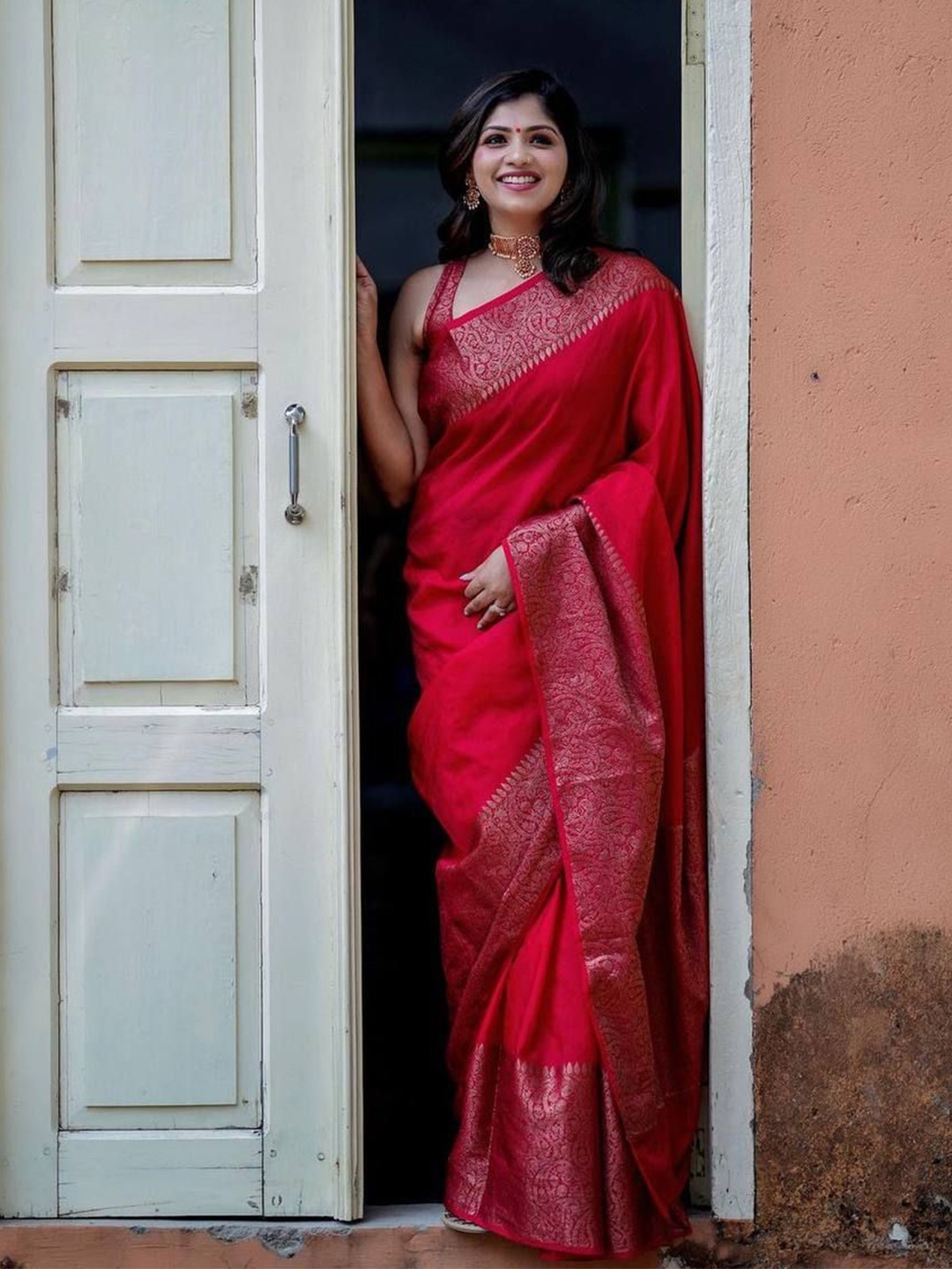 

Upalksh Woven Design Zari Banarasi Saree, Red