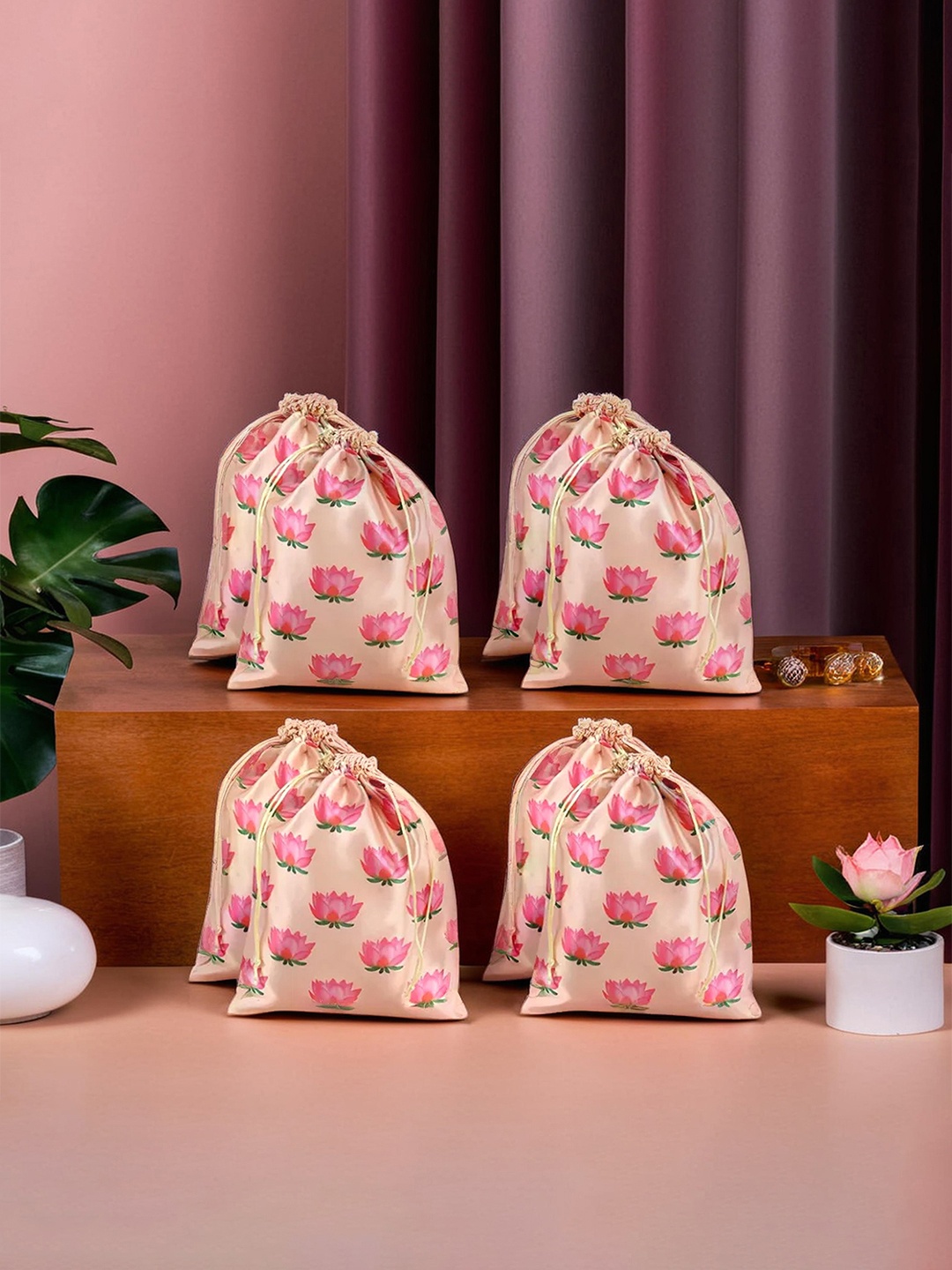 

Kuber Industries Set of 8 Lotus Printed Potli Bags, Cream