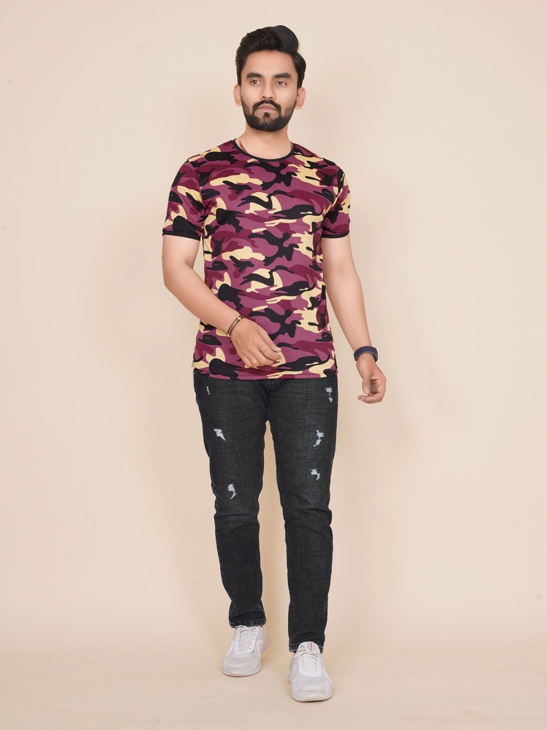 

HAPPY KHAJANA Men Camouflage Printed Round Neck T-shirt, Pink