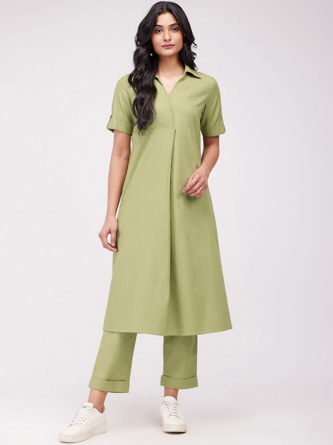 

Pink Fort Shirt Collar Pure Cotton Straight Kurta With Trousers, Green