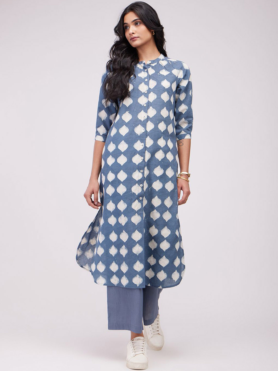 

Pink Fort Geometric Printed Mandarin Collar Pure Cotton Straight Kurta With Trousers, Grey