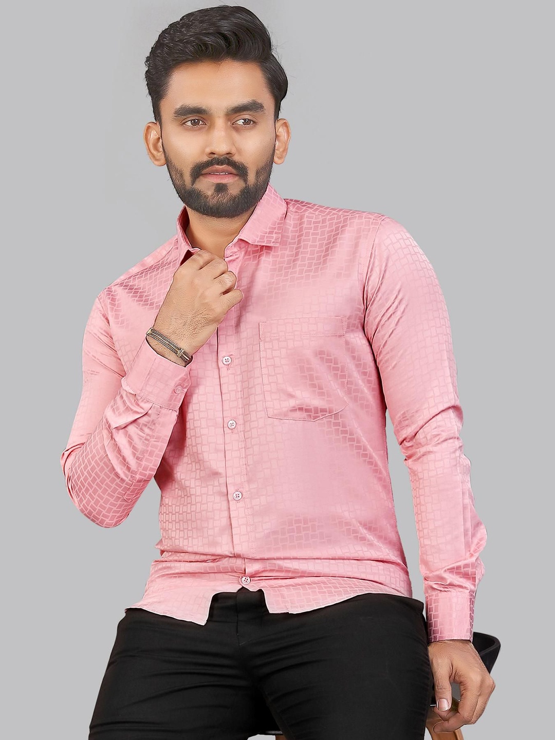 

ADWYN PETER Men New Checked Spread Collar Casual Shirt, Pink