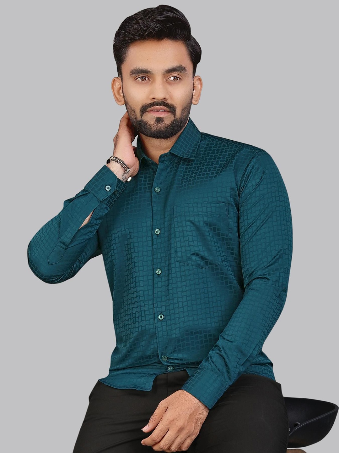 

ADWYN PETER Men New Checked Spread Collar Casual Shirt, Sea green