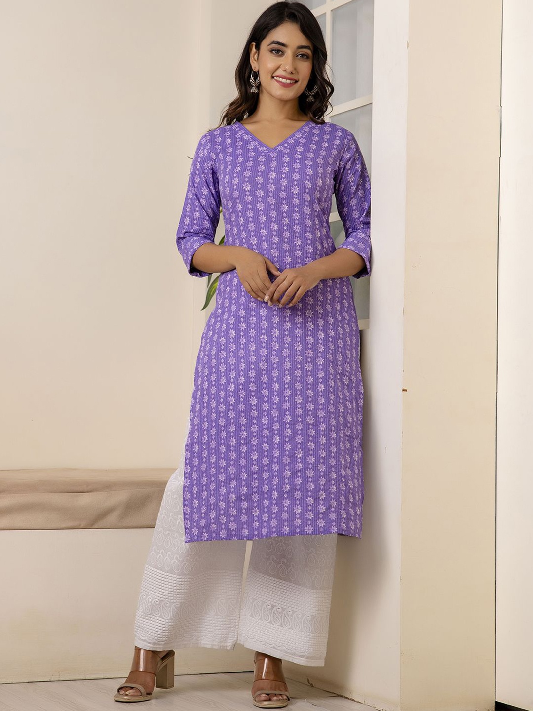 

Nayo Geometric Printed V-Neck Cotton Straight Kurta, Purple