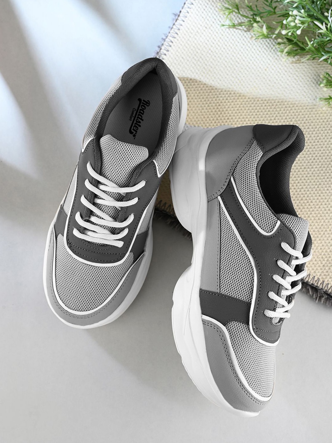 

The Roadster Lifestyle Co Women Casual Sneakers, Grey
