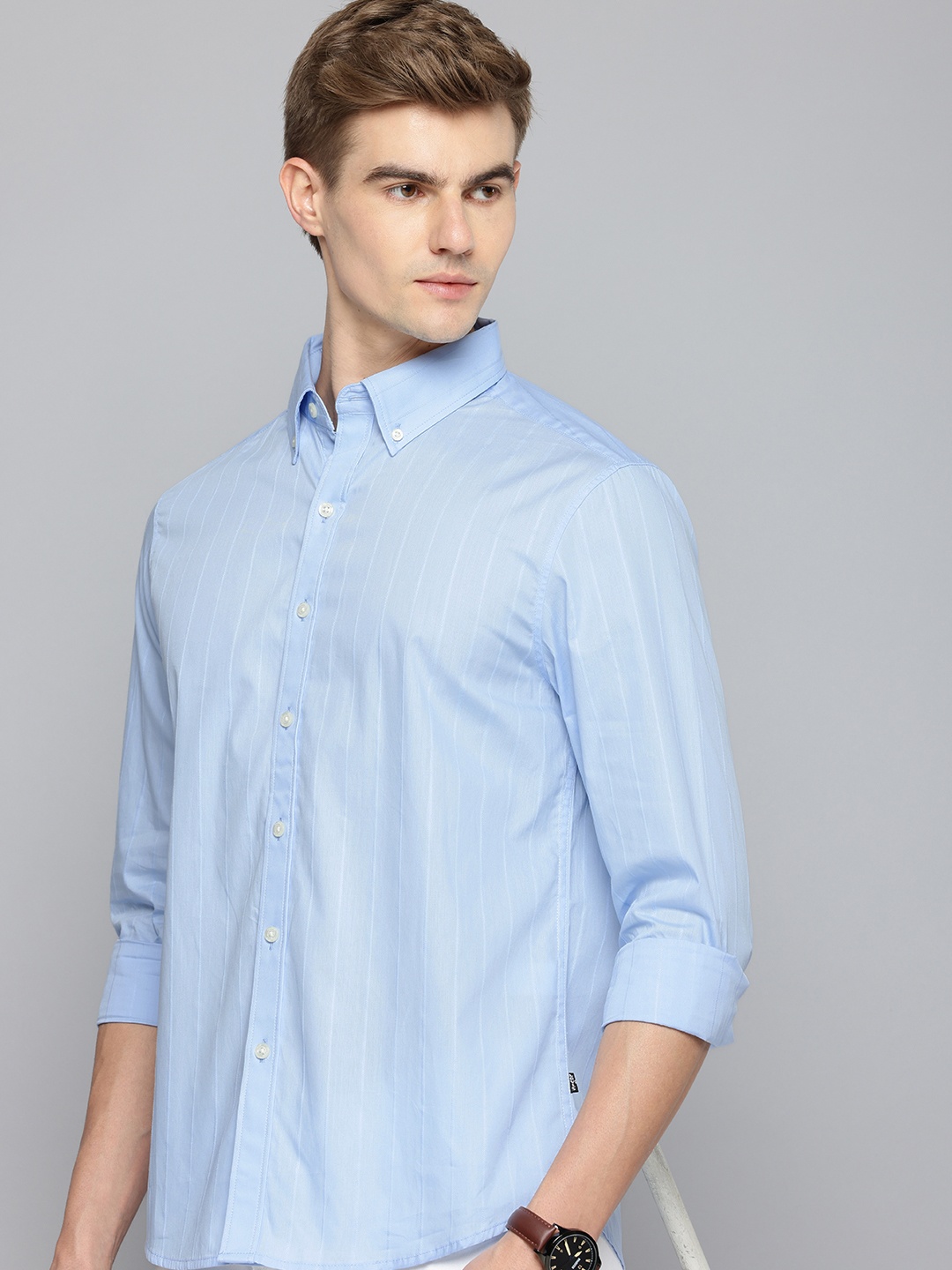 

Levis Pure Cotton Slim Fit Vertical Striped Casual Shirt, Blue