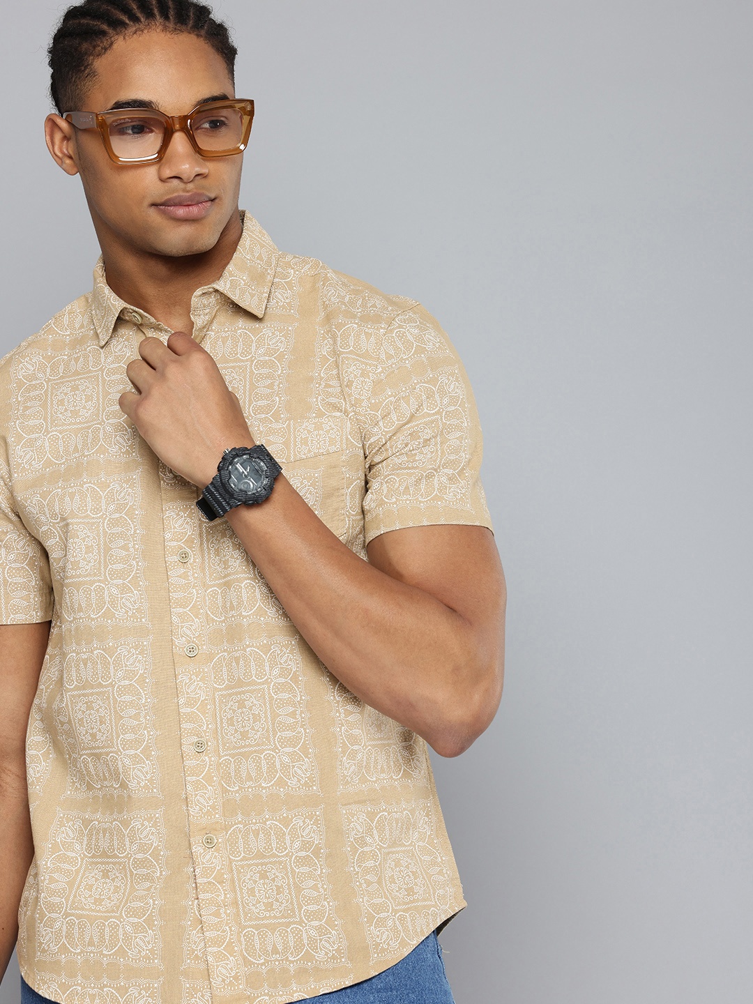 

Levis Slim Fit Paisley Printed Linen Cotton Casual Shirt, Beige